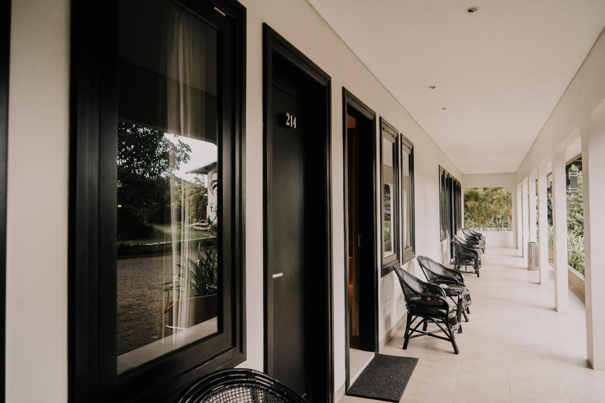 New Surya Hotel Banyuwangi  Eksteriør bilde