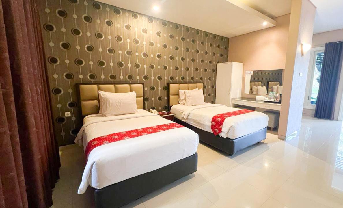 New Surya Hotel Banyuwangi  Eksteriør bilde