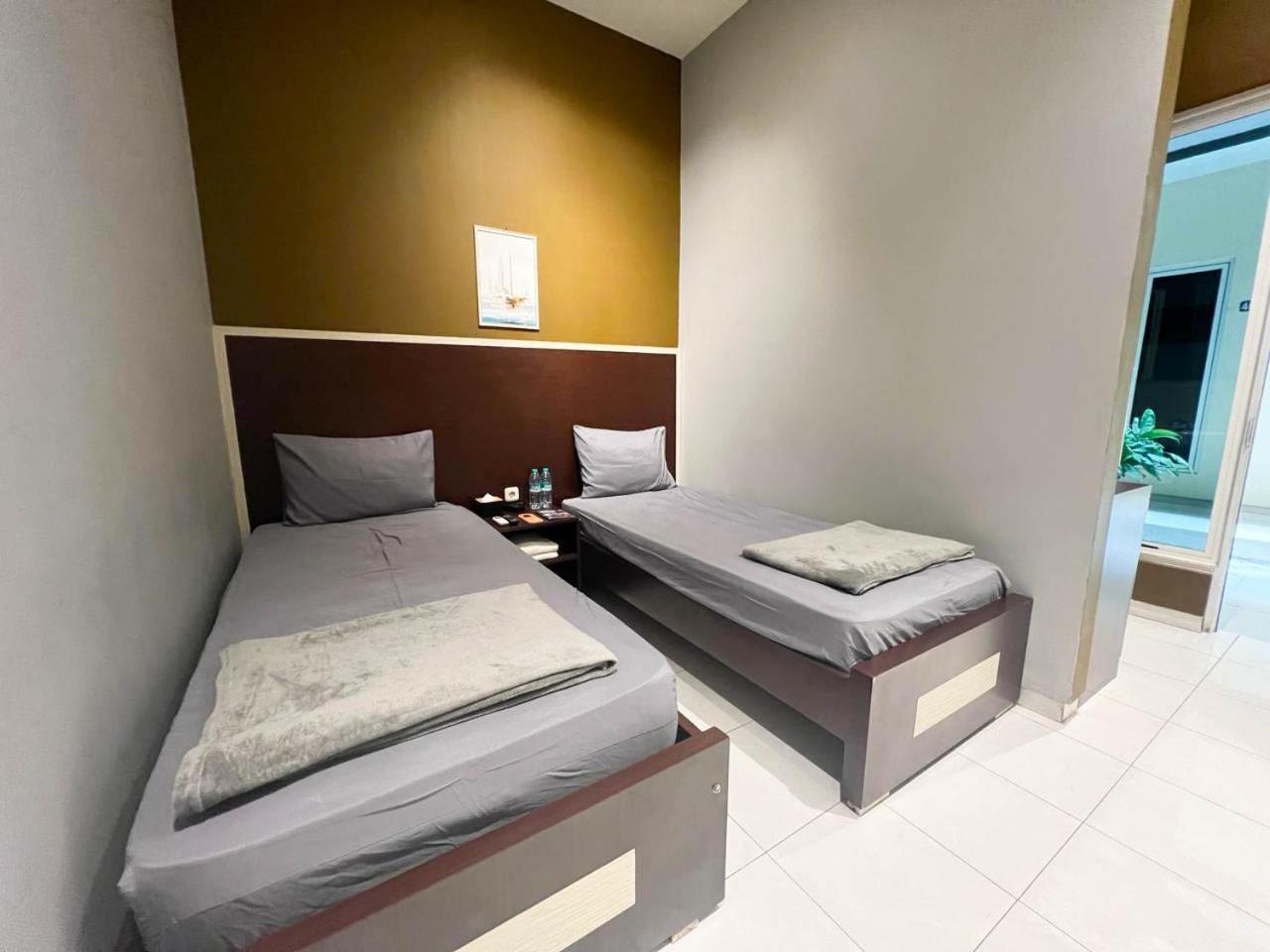 New Surya Hotel Banyuwangi  Eksteriør bilde