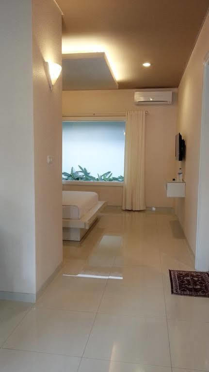 New Surya Hotel Banyuwangi  Eksteriør bilde